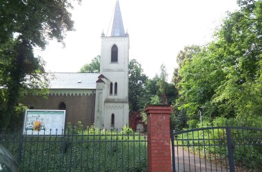 Dorfkirche_Bollensdorf.jpg