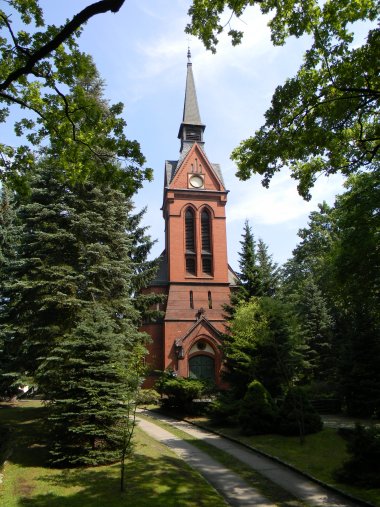 Katholische Kirche Hoppegarten.JPG