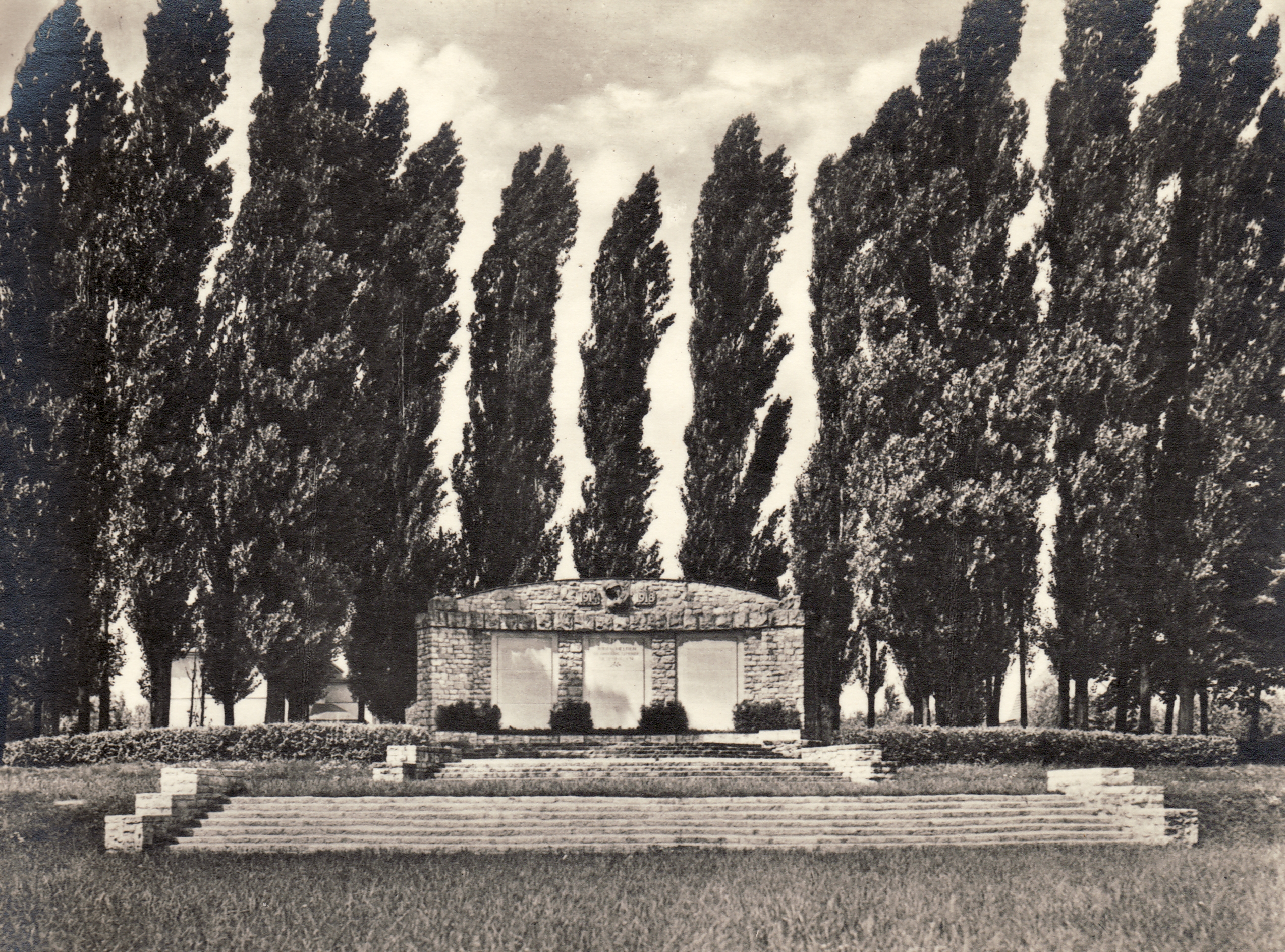 Denkmal auf dem Platz der Republik