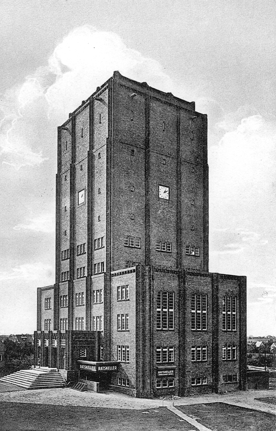 Rathaus mit Wasserturm