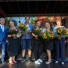 Ansgar Scharnke, Karin Faller, Philipp Schmidt, Sandra Becker, Jessica Weppner, Monika Lehmann und die Vorsitzende der Gemeindevertretung Neuenhagen, Dr. Ilka Goetz (von links)
